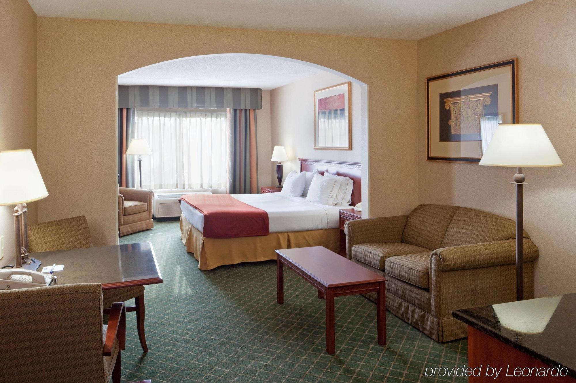 Holiday Inn Express Hotel & Suites Auburn, An Ihg Hotel Chambre photo